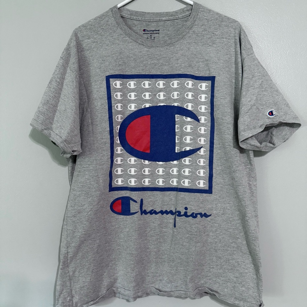 Champion Men’s Size XL Gray T-Shirt with Logo 661B5